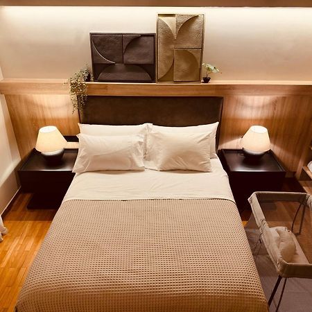 2 Bedroom Apt - Live Like A Local In Kolonaki 雅典 外观 照片