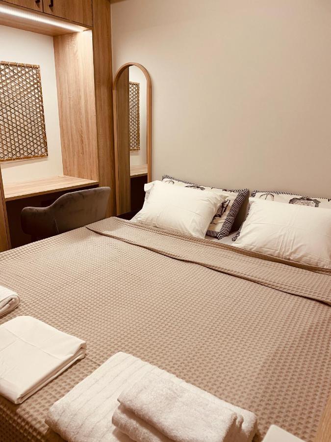 2 Bedroom Apt - Live Like A Local In Kolonaki 雅典 外观 照片