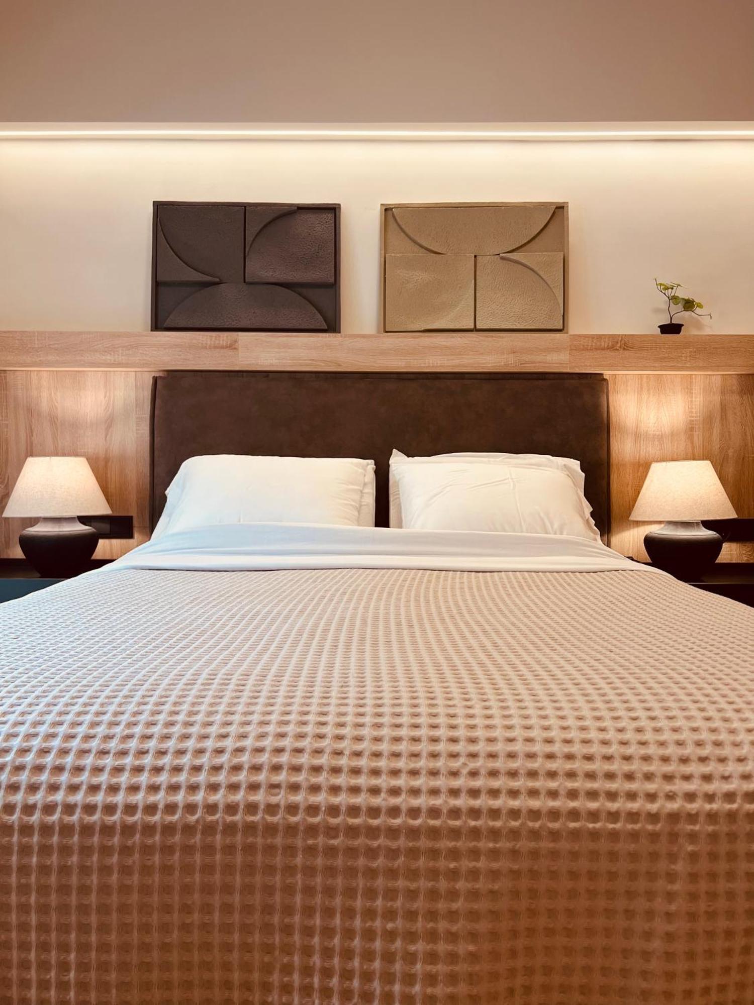 2 Bedroom Apt - Live Like A Local In Kolonaki 雅典 外观 照片